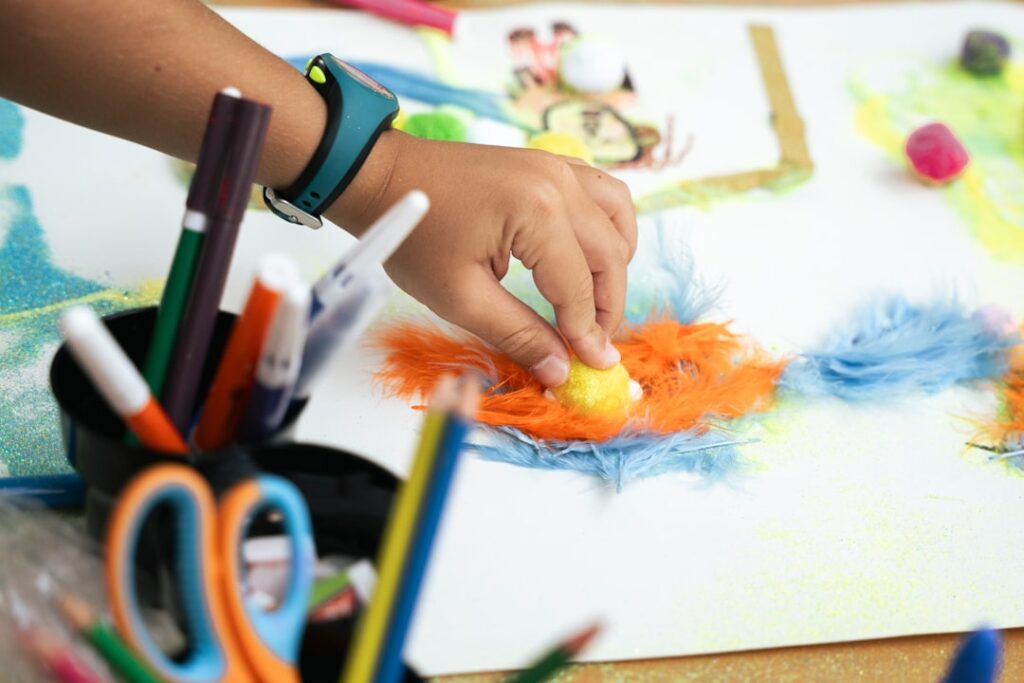 çocukların sanat etkinlikleri ile yaratıcılıklarını geliştirmesi
