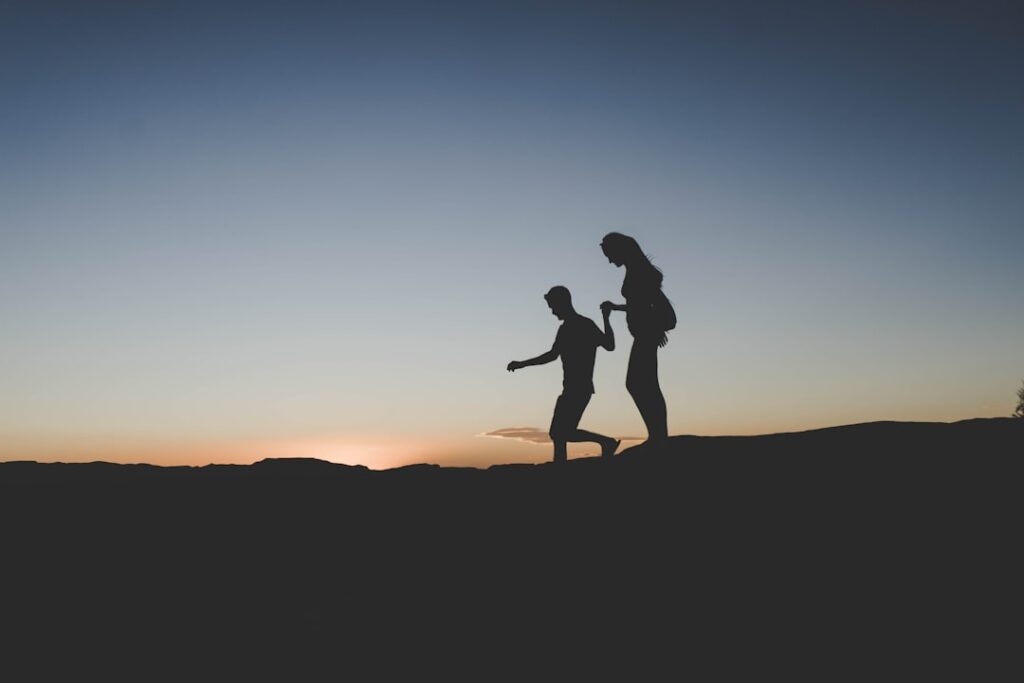 Anne Baba İlişkisi ve Evlilik: Aile İlişkilerini Güçlendirme Yolları aile ilişkilerini güçlendirme illüstrasyonu